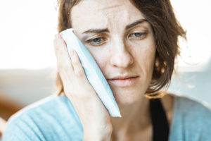 woman with jaw pain