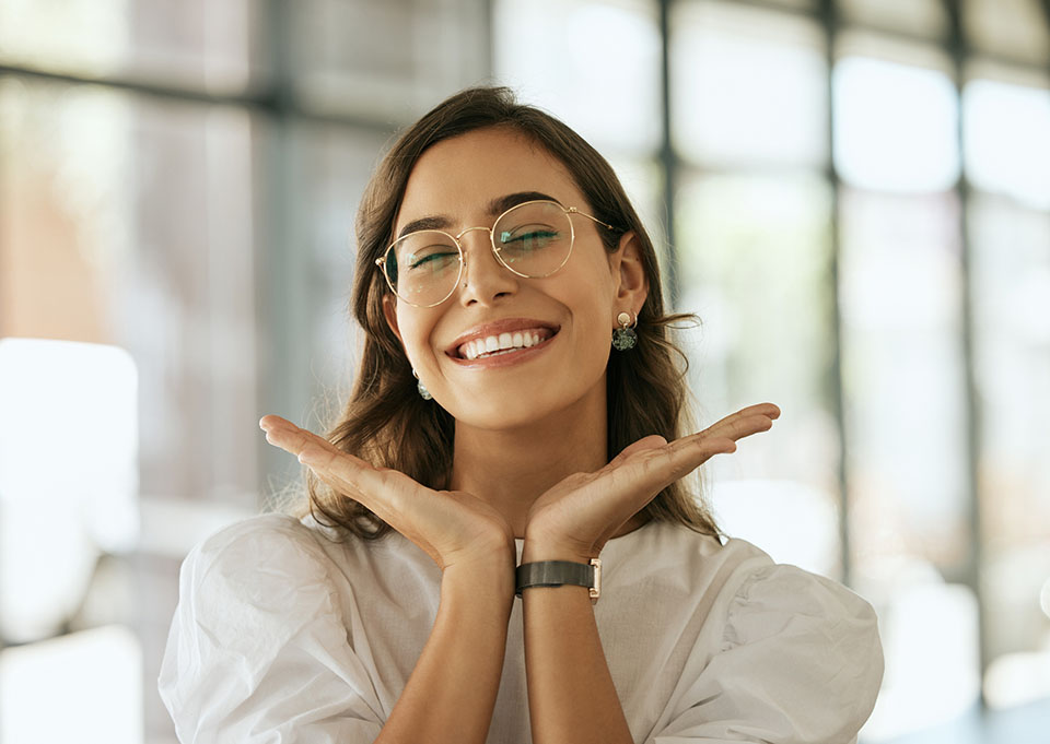 Confident, smiling woman with straight teeth
